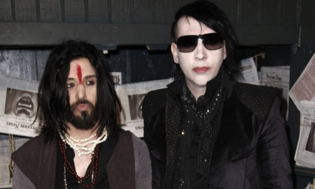 Ο Μέριλιν Μάνσον έδιωξε τον μπασίστα του γιατί κατηγορείται για βιασμό! (pics)