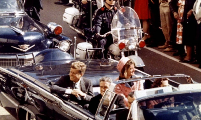 ΗΠΑ: Ο Τραμπ θα δώσει στη δημοσιότητα σχεδόν όλα τα έγγραφα για τη δολοφονία του Κένεντι