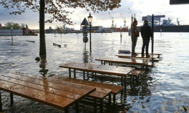 Σφοδρή κακοκαιρία σαρώνει την Ευρώπη: Έξι νεκροί και τεράστιες καταστροφές (pics)