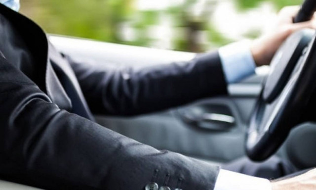 Πώς γίνεται ανανέωση άδειας οδήγησης για πολίτες άνω των 80 ετών