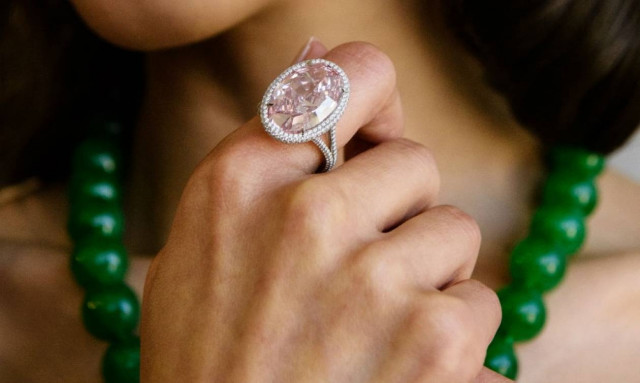 Χονγκ Κονγκ: «Στο σφυρί» με… εξωφρενική τιμή το διαμάντι Pink Promise (pic)