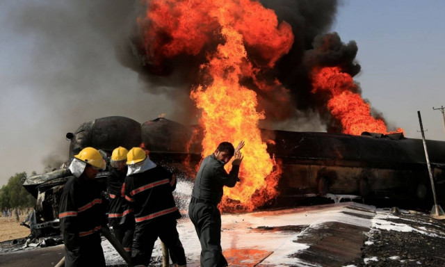 Τραγωδία στο Αφγανιστάν: Φονική έκρηξη σε βυτιοφόρα – 15 νεκροί