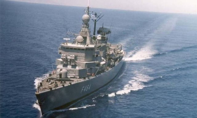 Frigate 'Kanaris' stuck in shallow waters