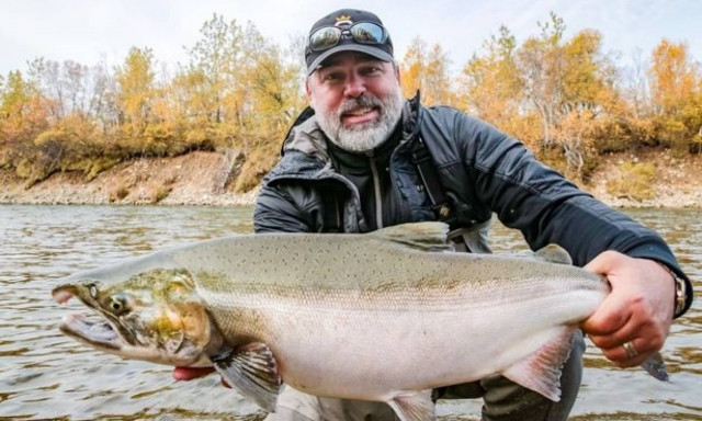 Σοκαριστικός τραυματισμός ψαρά: Του καρφώθηκε το αγκίστρι στο μάτι!