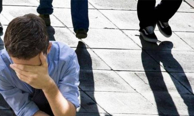 Εργάτης ζούσε σε τρώγλη και κοιμόταν στο πάτωμα – Τα αφεντικά του τον απειλούσα μέχρι και με «ξύλο»