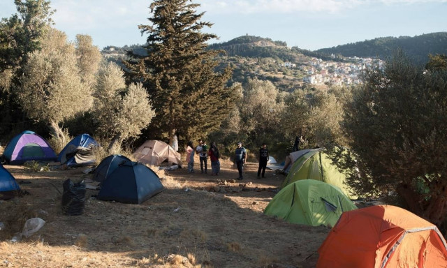 Προσφυγικό: Διεθνής κατακραυγή μέσω Guardian για το κέντρο μεταναστών στη Σάμο (pics)