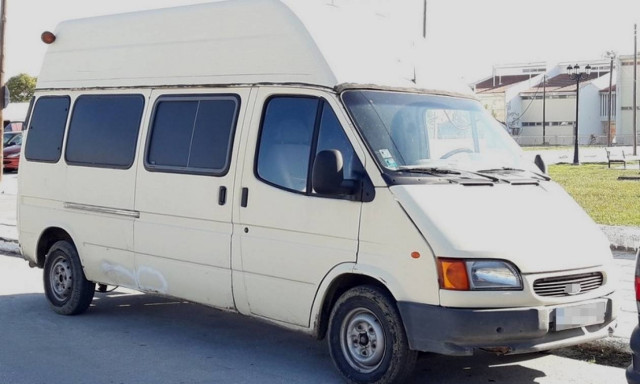 Έβρος: Χειροπέδες σε 23χρονο που μετέφερε 10 μετανάστες με φορτηγάκι