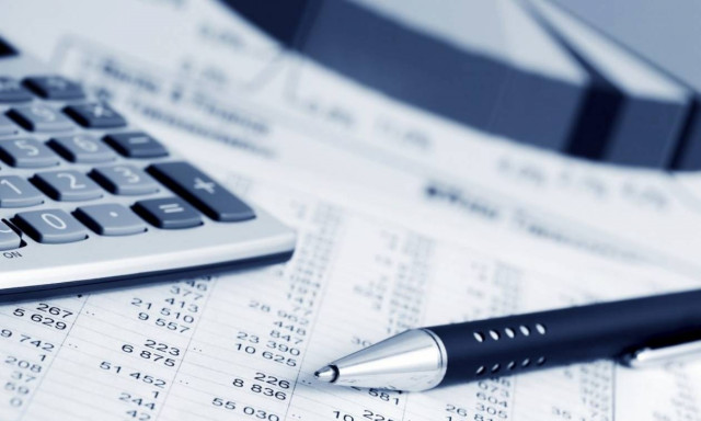 Αυτοί είναι οι φόροι που πρέπει να πληρώσουμε μέχρι τα Χριστούγεννα