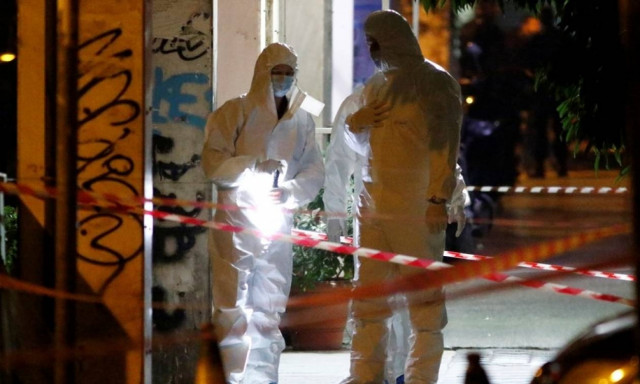 Επίθεση με καλάνσικοφ στα γραφεία του ΠΑΣΟΚ – Ποιες οργανώσεις «βλέπει» η ΕΛ.ΑΣ.