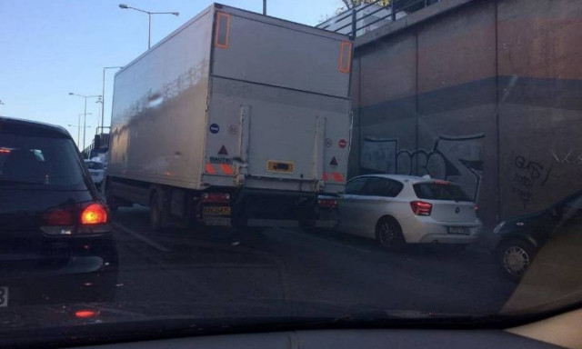 «Κόλαση» ΤΩΡΑ στους δρόμους της Αθήνας – Ποια σημεία να αποφύγετε