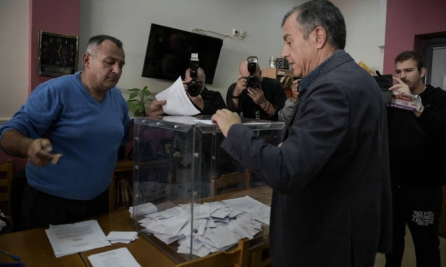 Εκλογές κεντροαριστερά - Θεοδωράκης: Συγχαίρω δημόσια τη Φώφη Γεννηματά