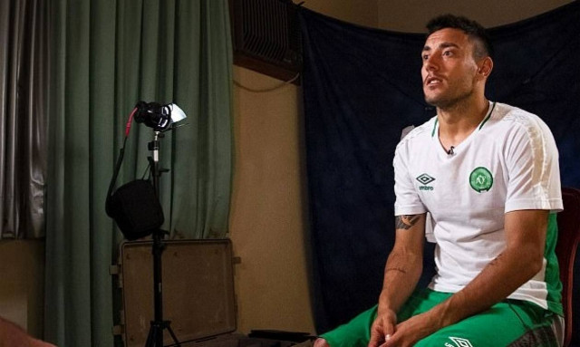 Συγκλονίζει ποδοσφαιριστής της Τσαπεκοένσε: Γιατί ζω ενώ οι φίλοι μου πέθαναν;