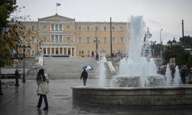 Καιρός - Έκτακτο δελτίο ΕΜΥ: Έρχονται καταιγίδες από αύριο - Βροχερή η Κυριακή (12/11)