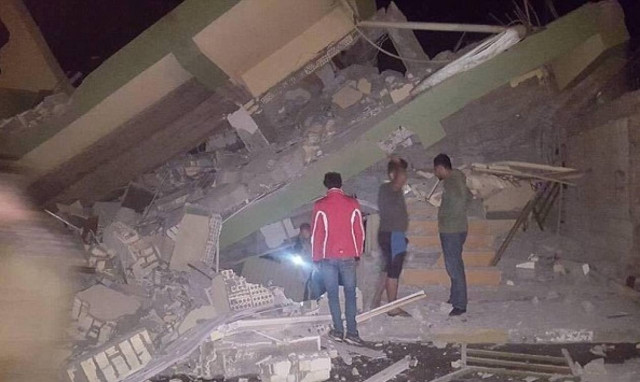 Σεισμός Ιράκ: Κατέρρευσαν σπίτια - Αυξάνεται συνεχώς ο αριθμός των νεκρών (pics+vid)