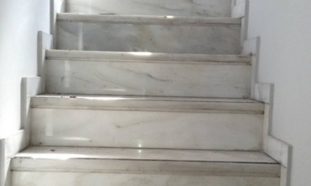 Βρήκαν πτώμα σε υπόγειο εμπορικού κέντρου