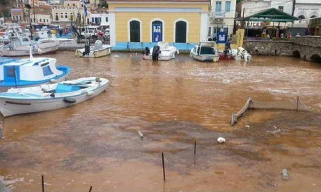 Shipping Ministry to send water trucks to Symi, after island water supply is hit by storms