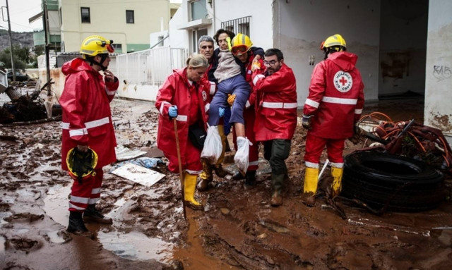 Ελληνικός Ερυθρός Σταυρός: Στις πληγείσες περιοχές επί 24ωρου βάσεως (vids)