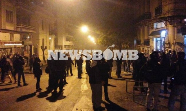 Επεισόδια μετά την πορεία του Πολυτεχνείου - Μολότοφ και χημικά