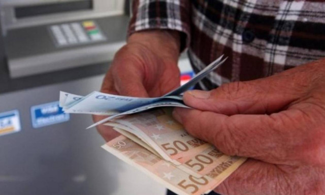 Συντάξεις: Αυτά είναι τα ποσά που θα μπουν στους λογαριασμούς (ΑΝΑΛΥΤΙΚΟΙ ΠΙΝΑΚΕΣ)