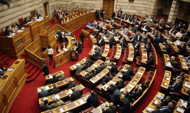 Βουλή: Ενός λεπτού σιγή στη μνήμη των θυμάτων των πλημμυρών