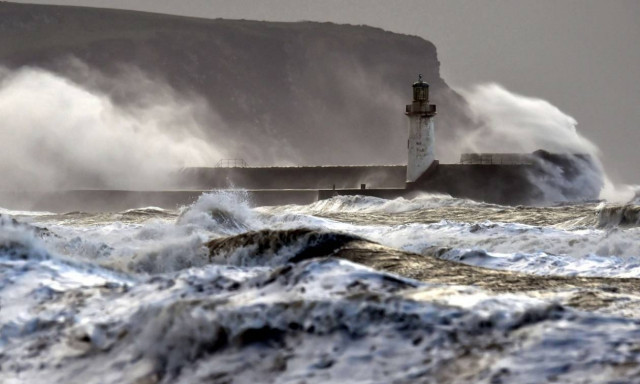 Καιρός ΤΩΡΑ: Απαγορευτικό απόπλου στο Ιόνιο - Θυελλώδεις άνεμοι 9 μποφόρ!