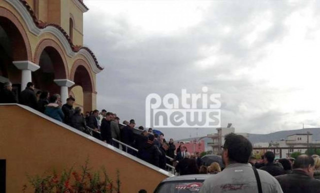 Σε κλίμα οδύνης η κηδεία του κυνηγού που πνίγηκε στη Μάνδρα - Αγνοείται ο αδερφός του