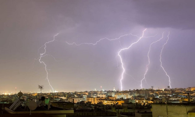 Καιρός: Δείτε πού θα βρέχει καταρρακτωδώς τη Δευτέρα