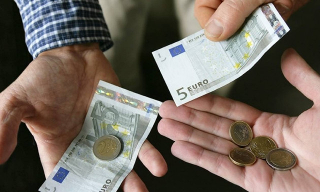 Κοινωνικό μέρισμα: Κατατέθηκε στη Βουλή - Οι λεπτομέρειες για τα κριτήρια και τους δικαιούχους