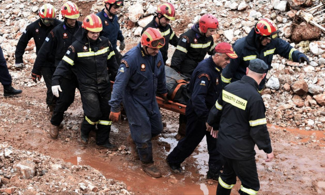 Δεν έχει τέλος η τραγωδία: Νεκρός εντοπίστηκε ένας εκ των αγνοουμένων στη Μάνδρα