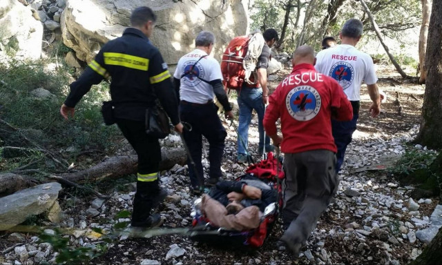 Επιχείρηση μεταφοράς 43χρονου προσκυνητή από το  Αγ. Όρος (pics&vids)