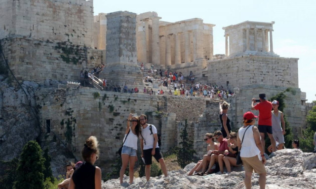 ΤτΕ: Ξεπέρασαν τα 23,5 εκατ. οι τουρίστες στο εννεάμηνο Ιανουαρίου - Σεπτεμβρίου