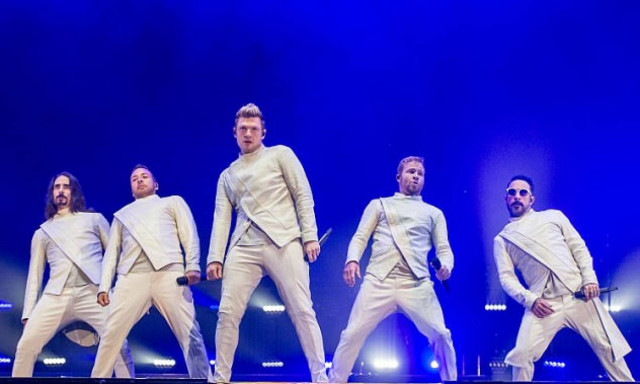 Γνωστή τραγουδίστρια καταγγέλλει ότι τη βίασε ο Νικ Κάρτερ των Backstreet Boys