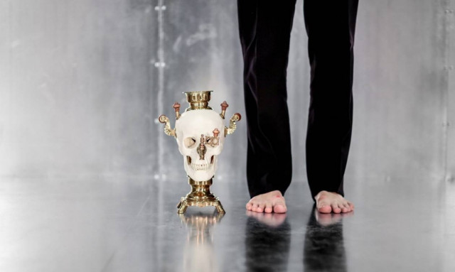 Οι Δαιμονισμένοι, σε σκηνοθεσία Κονσταντίν Μπογκομόλοφ στη Στέγη