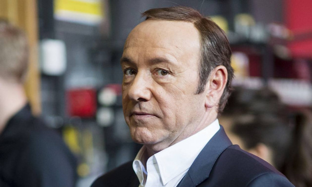 Η Σκότλαντ Γιαρντ διευρύνει την έρευνα σε βάρος του Κέβιν Σπέισι για σεξουαλική κακοποίηση