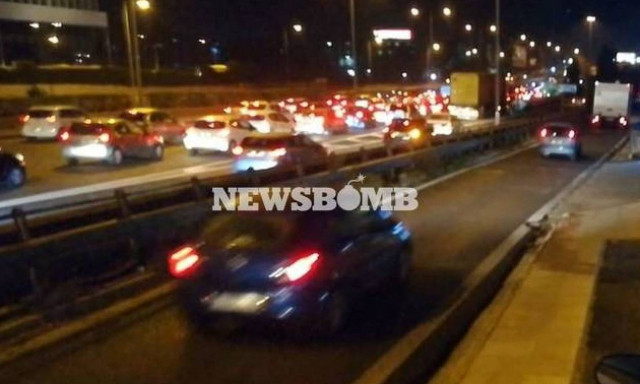 ΤΩΡΑ: Κυκλοφοριακό χάος στον Κηφισό – Μποτιλιάρισμα στο κέντρο
