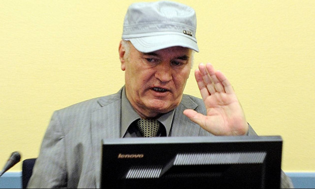 Χάος στη δίκη του Ράτκο Μλάντιτς - Τον έβγαλαν έξω από την αίθουσα