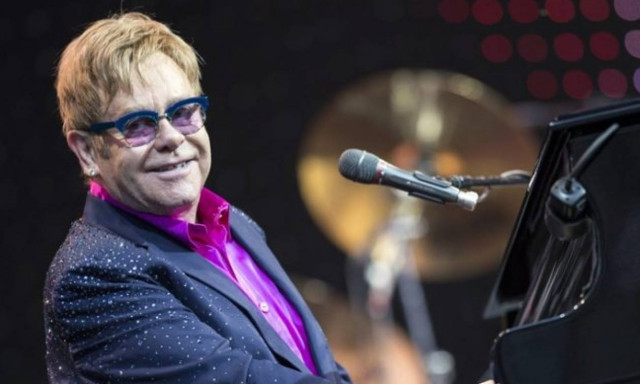 Έλτον Τζον: Μία εκκεντρική προσωπικότητα που ζει για να τραγουδά