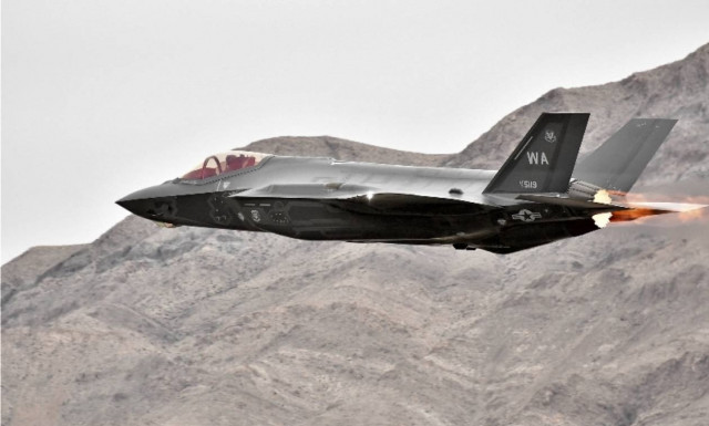 Επίδειξη δύναμης ΗΠΑ σε Βόρεια Κορέα: Ο Τραμπ στέλνει τα «αόρατα» F-22 στον Κιμ