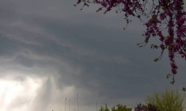 Καιρός ΕΜΥ: Συννεφιασμένη Κυριακή με βροχές και καταιγίδες - Αναλυτική πρόγνωση