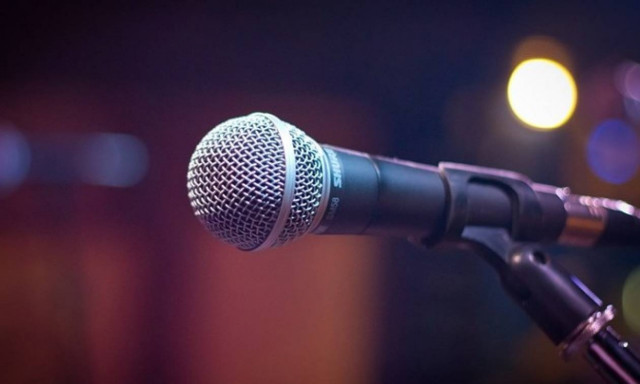 Σοκ: «Πέθαναν» πασίγνωστη τραγουδίστρια!