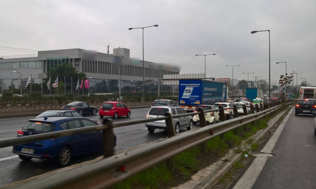 Χάος ΤΩΡΑ στους δρόμους της Αθήνας λόγω κακοκαιρίας - Πού και πότε θα χτυπήσουν τα έντονα φαινόμενα