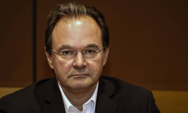 Παπακωνσταντίνου σε Τσίπρα: Δεν ήταν σύμβουλός μου ο Σφακιανάκης