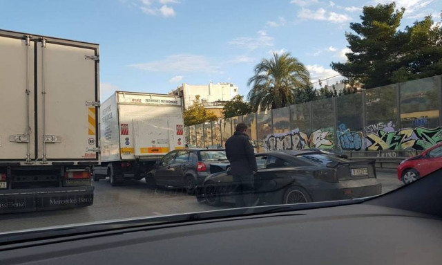 Ασύλληπτη καραμπόλα στην Εθνική Οδό Αθηνών - Λαμίας (pics)