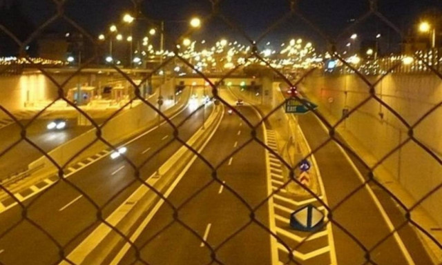 Θρήνος στο Γέρακα για τον 16χρονο μαθητή: Τραγικές φιγούρες οι γονείς του