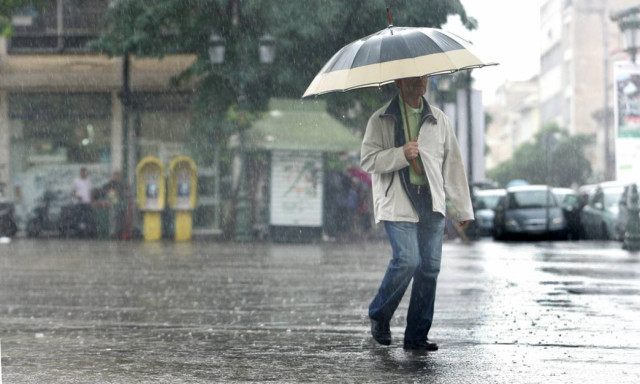 Καιρός: Έρχονται βροχές, σκόνη και ισχυροί νοτιάδες – Κίνδυνος πλημμυρικών φαινομένων