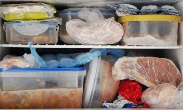 Γιατί πρέπει να βάζετε τα καλσόν στην κατάψυξη πριν τα φορέσετε;