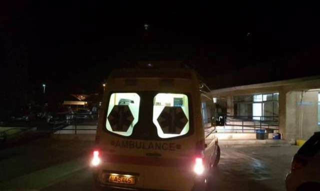 ΣΟΚ! Νεαρός μαχαίρωσε τον ανάπηρο πατέρα του!