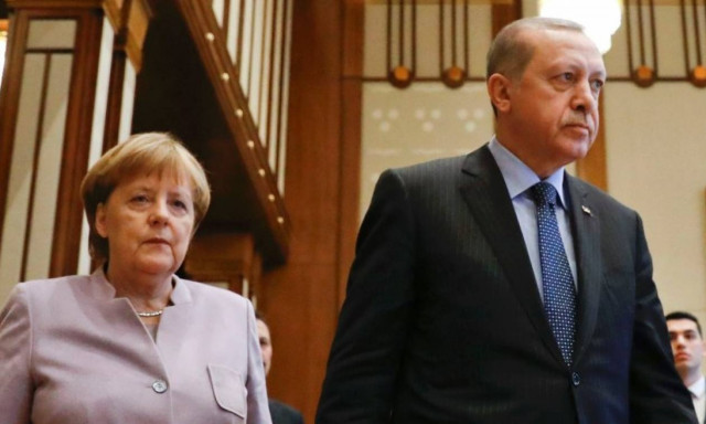 Στο φως της δημοσιότητας μυστικές διαπραγματεύσεις Ερντογάν - Μέρκελ