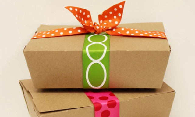 Έκανε δωρεά μια κούτα με τρόφιμα σε γηροκομείο - Δεν φανταζόταν τι κρυβόταν μέσα σ' αυτή!