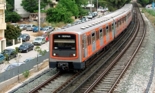 Απόπειρα εμπρησμού σε κτήριο του ΗΣΑΠ που εκδίδονται οι ηλεκτρονικές κάρτες